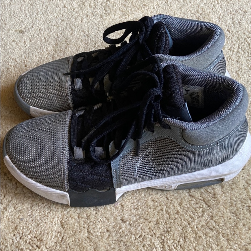 Men’s Nike size 8.5 - Picture 3 of 6
